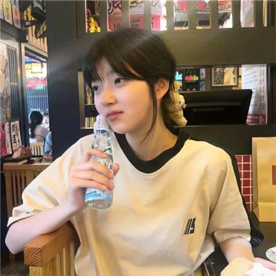 隐居多年后为孙女亮出身份