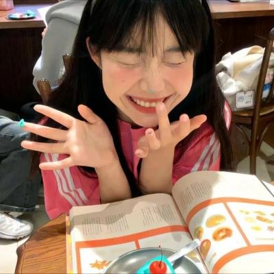 她苟活成了王者